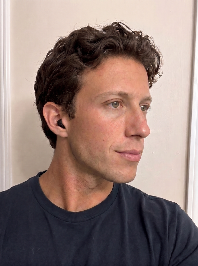 Daniel R. wearing a Quiet earplug